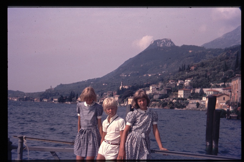21.Gargnano jul 1975 Brigitte,Marion,Peter.JPG
